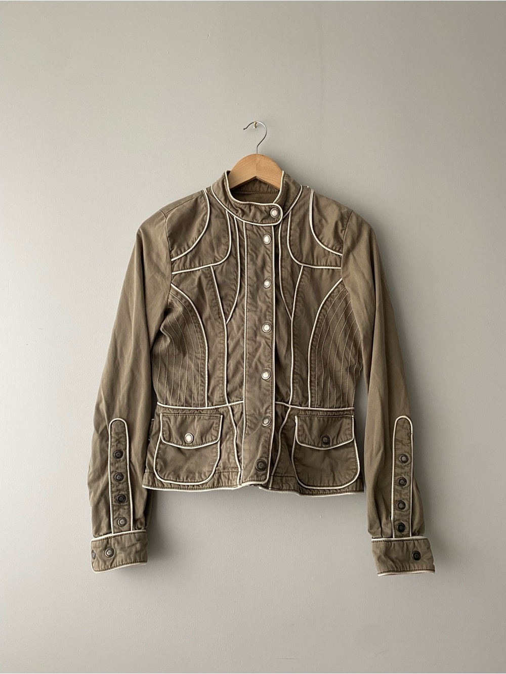 Women's Khaki Button-Up Utility Jacket with Contrast Piping